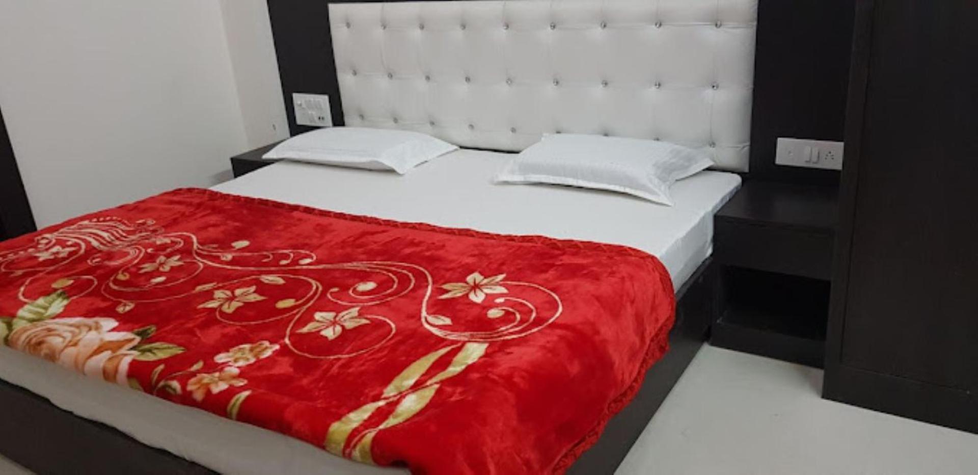 Hotel Mahabir Inn 马图拉 外观 照片